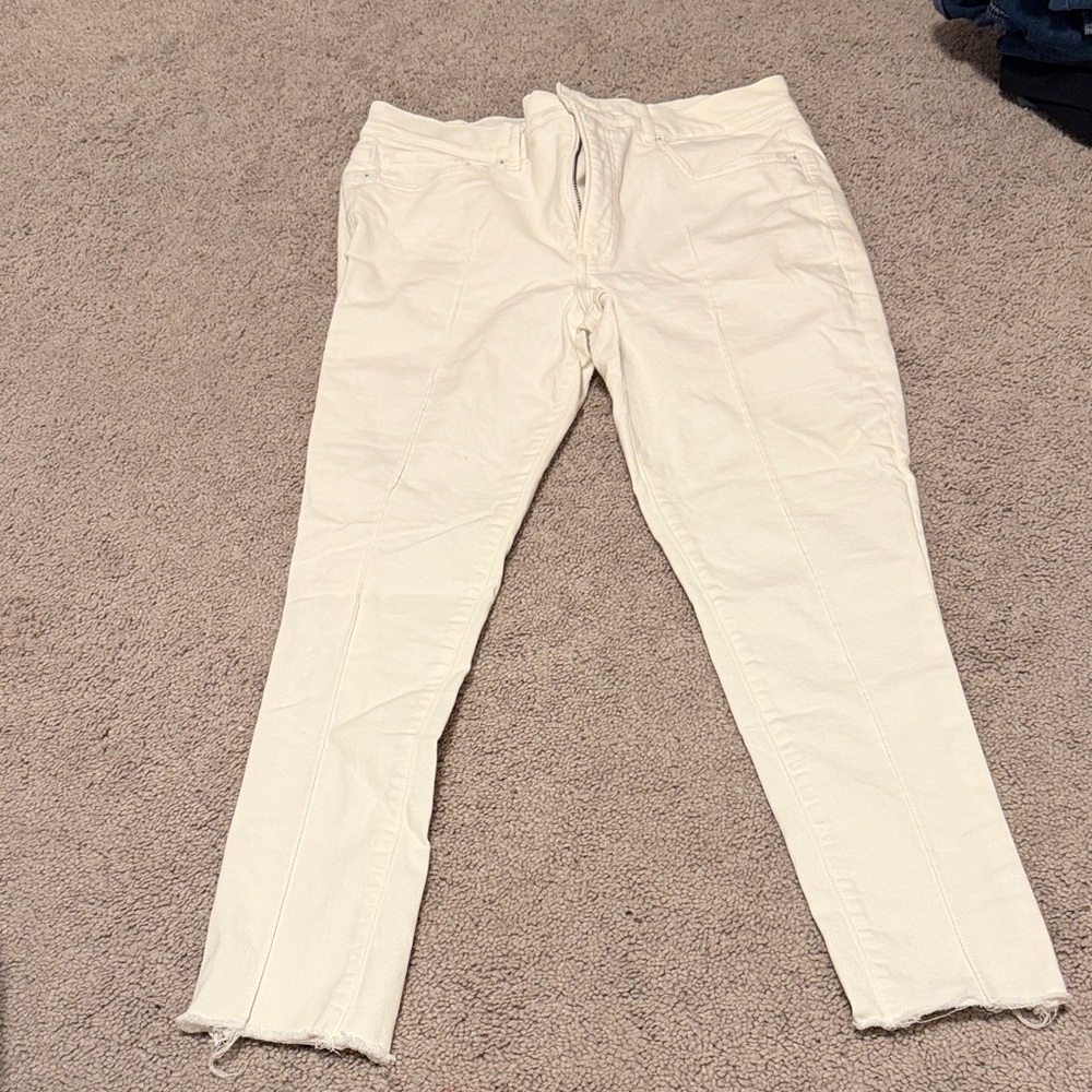 Express great condition White Frayed Hem skinny jeans with front seam 12R